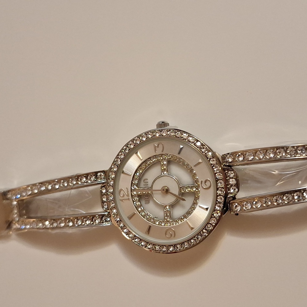 Dazzling Silver Women's Watch with Crystal Accents
